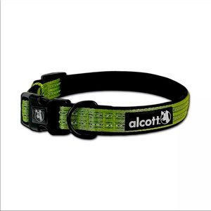Dogs reflective green collar size medium